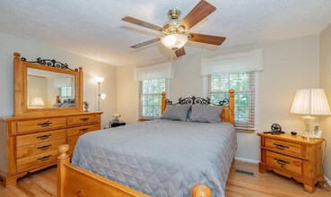 8505 Golden Ridge Ct in Lorton, VA - Foto de edificio - Building Photo