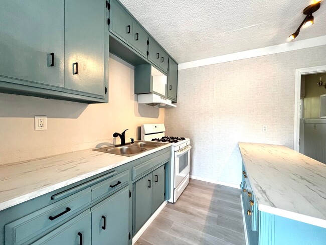 8704 Almond Rd in Lakeside, CA - Building Photo - Building Photo