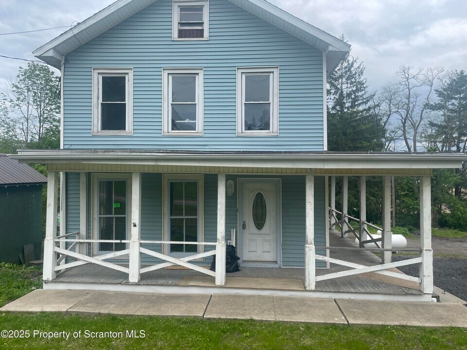 194 Grow Ave in Montrose, PA - Building Photo