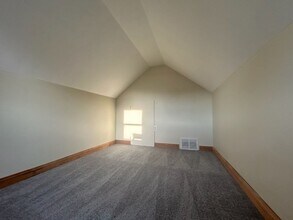 370 8th Ave SW in Cedar Rapids, IA - Building Photo - Building Photo