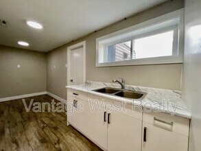 315 Prior Rd S in Kelowna, BC - Building Photo - Building Photo