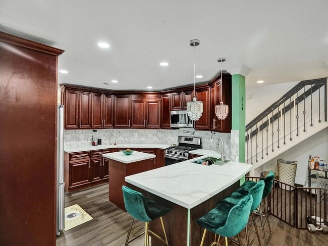 property at 613 NW 135th Terrace