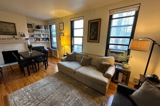 363 W 22nd St in New York, NY - Building Photo - Building Photo