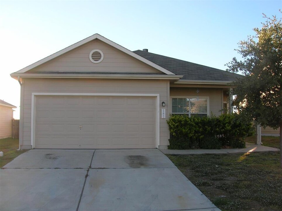 11812 Bastrop St in Manor, TX - Building Photo