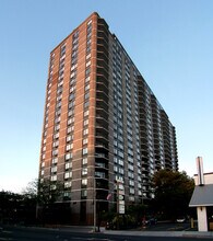 Greenhouse Condominiums in Cliffside Park, NJ - Building Photo - Building Photo