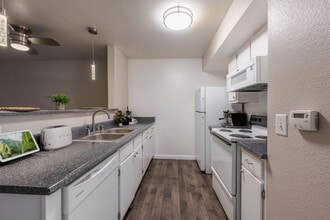 Fremont Villas in Las Vegas, NV - Foto de edificio - Building Photo