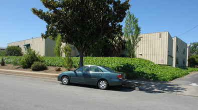 Wooddale Apartments in Sunnyvale, CA - Foto de edificio - Building Photo