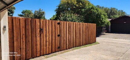 2102 Berkner Dr in Richardson, TX - Foto de edificio - Building Photo