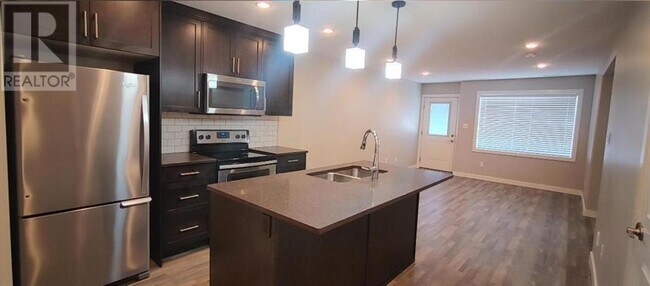 518 Devonia Rd W in Lethbridge, AB - Building Photo - Building Photo