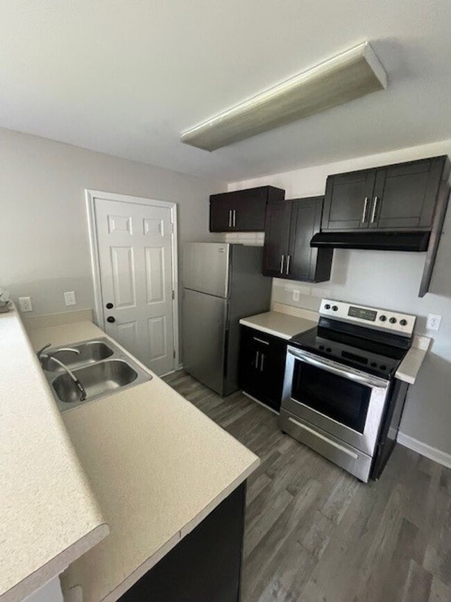 1245 Bluebird Rd