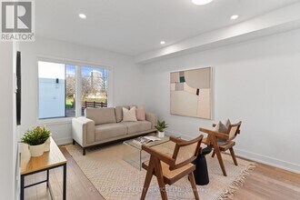 15 Acorn Ave in Toronto, ON - Building Photo - Building Photo