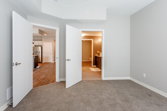 BLVD 64 in Kansas City, MO - Building Photo - Interior Photo