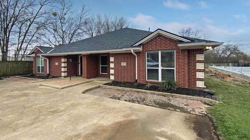 205 Cooner St in College Station, TX - Building Photo