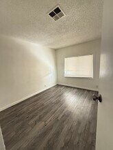 24425 Woolsey Canyon Rd in Canoga Park, CA - Building Photo - Building Photo