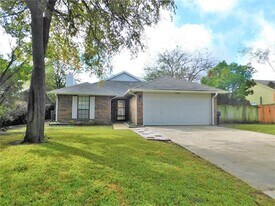 2716 Mistywood Ln in Denton, TX - Building Photo