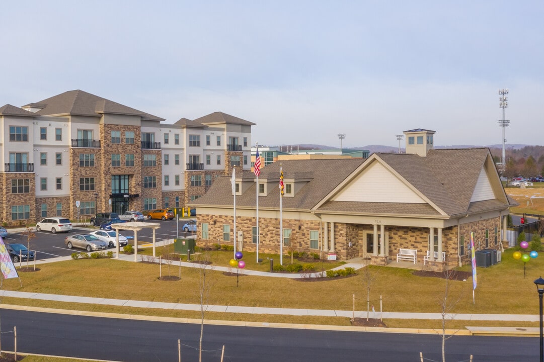 Orchard Park at Ballenger Run in Frederick, MD - Foto de edificio