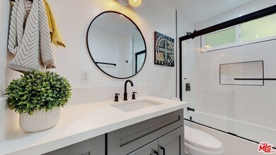 1435 N Fairfax Ave in West Hollywood, CA - Building Photo - Building Photo
