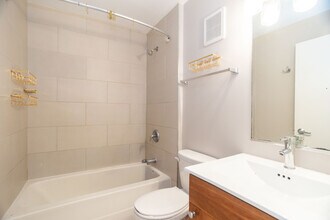 2000 S Michigan Ave in Chicago, IL - Building Photo - Building Photo