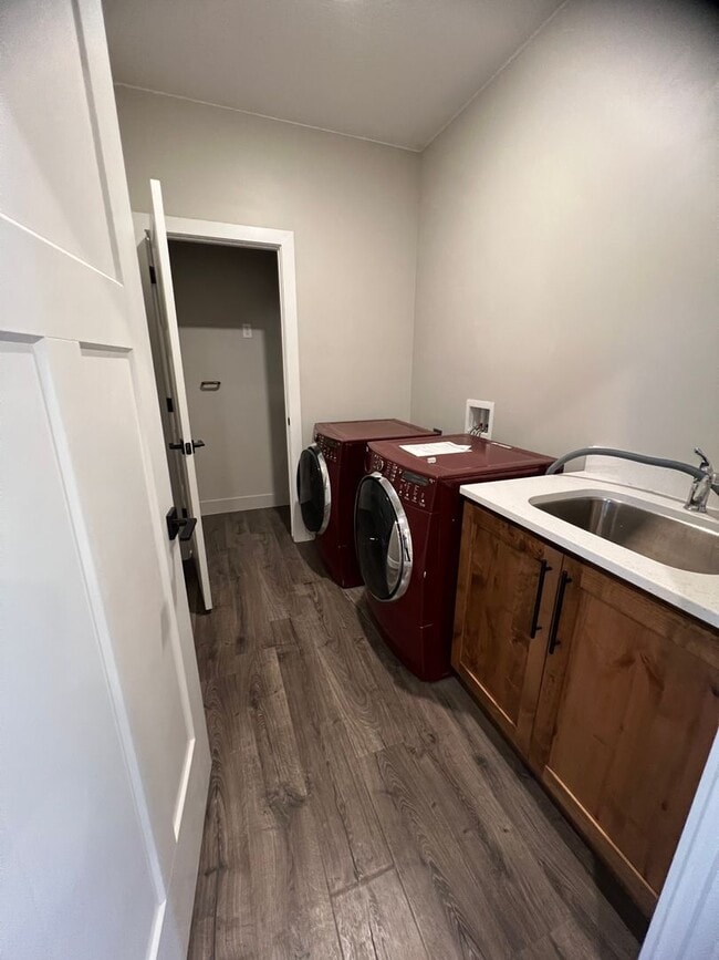 2875 W Cody Dr in Cedar City, UT - Building Photo - Building Photo