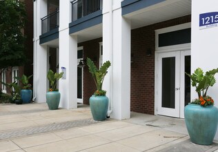 Camden Monument Place in Fairfax, VA - Building Photo - Building Photo