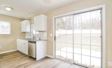 3909 Shepway Loop in Greensboro, NC - Foto de edificio - Building Photo