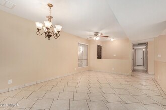 2955 W Wagoner Rd in Phoenix, AZ - Building Photo - Building Photo