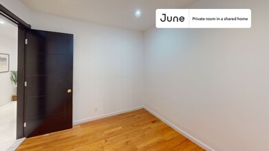 Private bedroom in 6 bed/3 bath Home in New York, NY - Building Photo - Building Photo