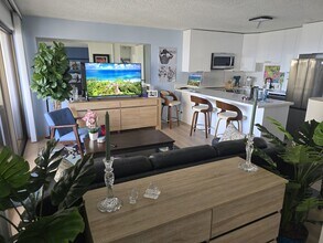 2140 Kuhio Ave. in Honolulu, HI - Building Photo - Building Photo