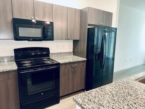 Torino Lakes Townhomes in Port St. Lucie, FL - Building Photo - Building Photo