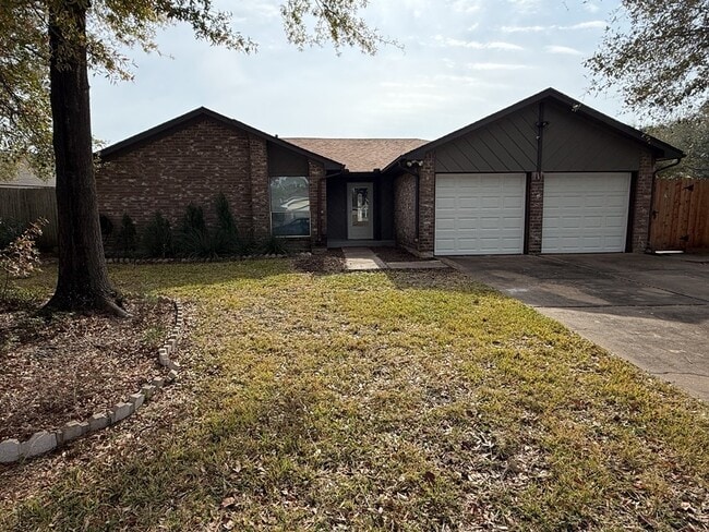 306 Flora Vista Dr in Webster, TX - Building Photo - Building Photo