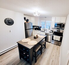 2 Maple Crest Cir in Holyoke, MA - Building Photo - Building Photo