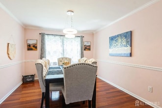 1484 Osage Rd in North Brunswick, NJ - Foto de edificio - Building Photo