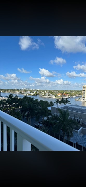 3020 NE 32nd Ave, Unit 610 in Fort Lauderdale, FL - Foto de edificio