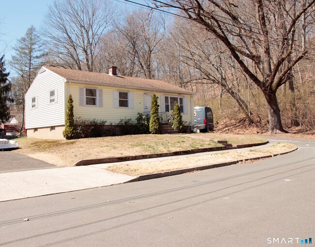 5 Assumption St in New Haven, CT - Building Photo - Building Photo