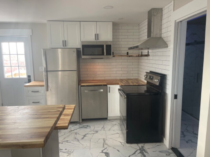 164 Partition St-Unit -3 in Saugerties, NY - Building Photo