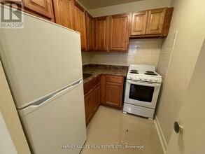 51 Gamble Ave in Toronto, ON - Building Photo - Building Photo