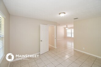 1061 Grove Park Dr in Orange Park, FL - Building Photo - Building Photo