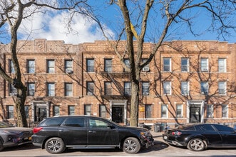 34-28 43rd St in Long Island City, NY - Foto de edificio - Building Photo