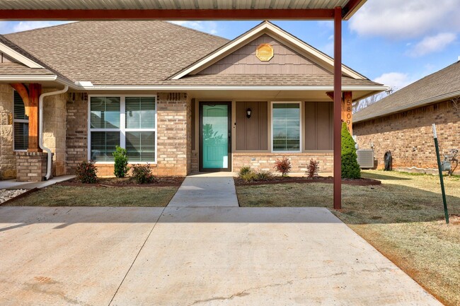 5809 Goldfinger Rd in Oklahoma City, OK - Foto de edificio - Building Photo