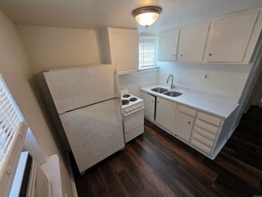 916 N Poplar St in North Little Rock, AR - Building Photo - Building Photo