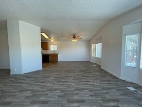 330 Kim Ct in Templeton, CA - Building Photo - Building Photo