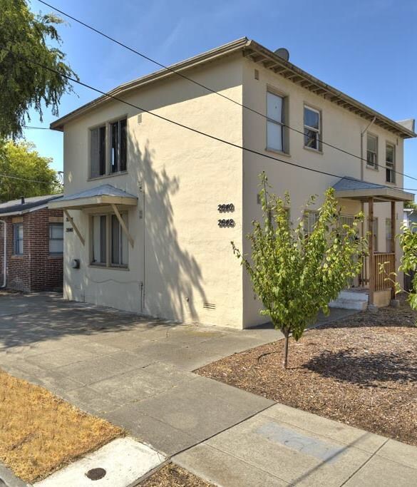 1349 Derby St in Berkeley, CA - Foto de edificio