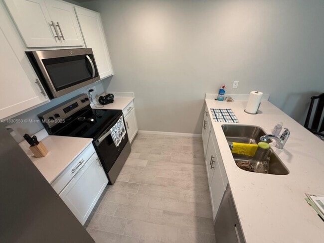 property at 3051 S Beechwood Cir