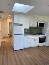 400 Flint Ave, Unit 1 in Long Beach, CA - Foto de edificio - Building Photo