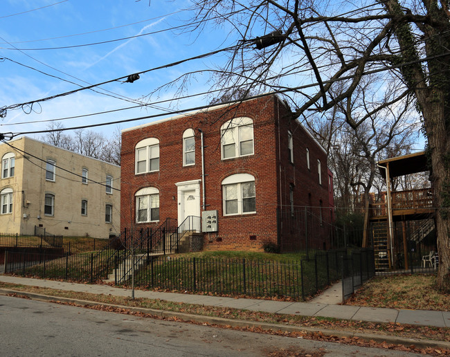 2805 28th St SE in Washington, DC - Foto de edificio - Building Photo