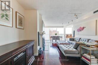 1102-705-1705 King St W in Toronto, ON - Building Photo - Building Photo