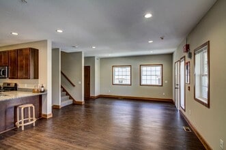 1208 Como Ave SE in Minneapolis, MN - Foto de edificio - Building Photo