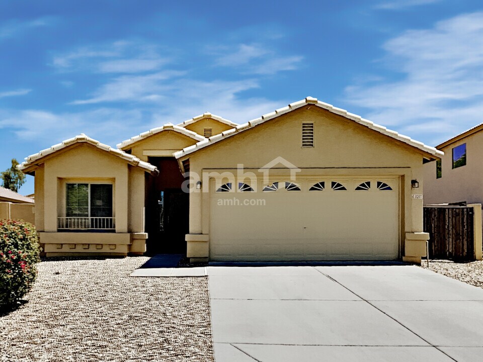 3207 S 94th Ave in Tolleson, AZ - Building Photo