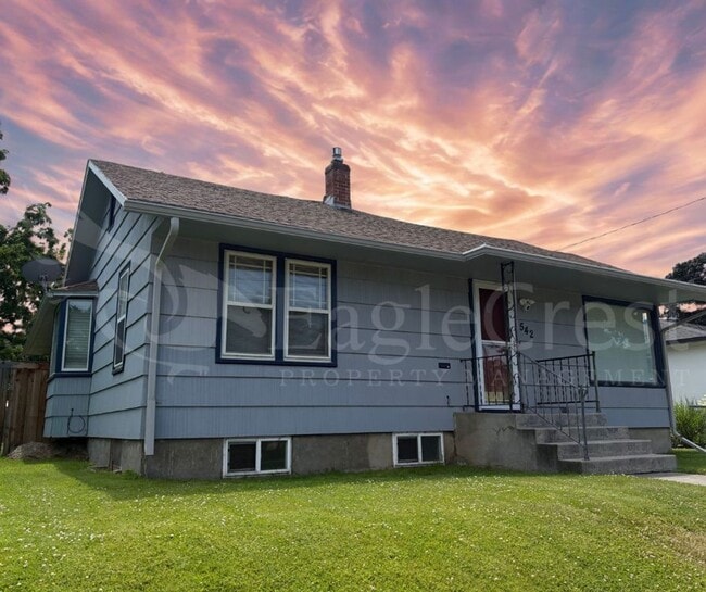 property at 542 E Chestnut St