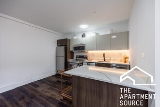 1553 W Hollywood Ave in Chicago, IL - Foto de edificio - Building Photo